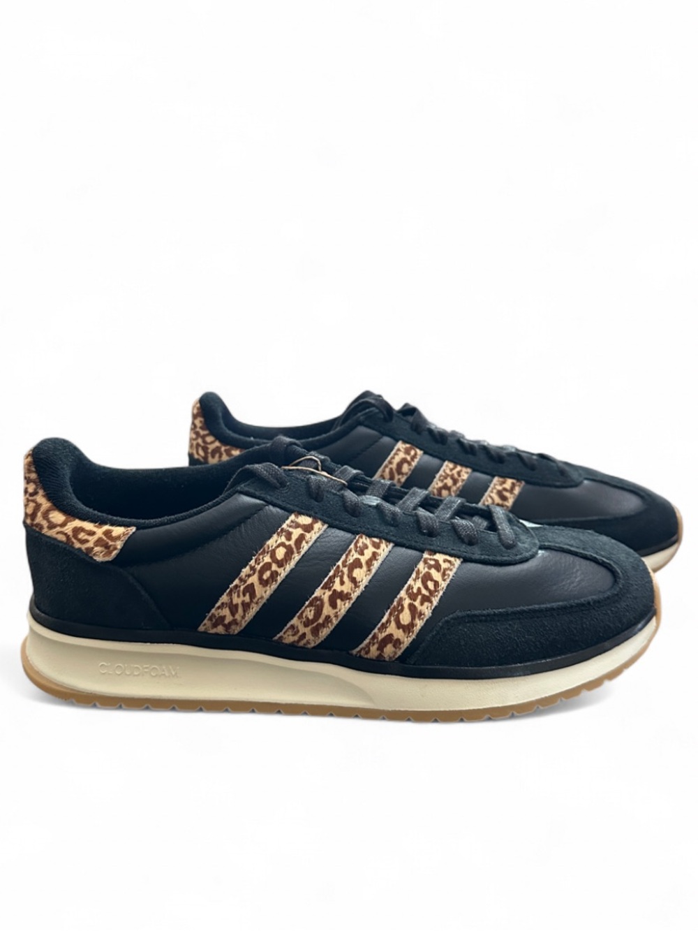Adidas Run 70s 2.0 Suede/Leopard Print Low Sneakers Size US Women 10.5/ Men 9.5 - Picture 2 of 9